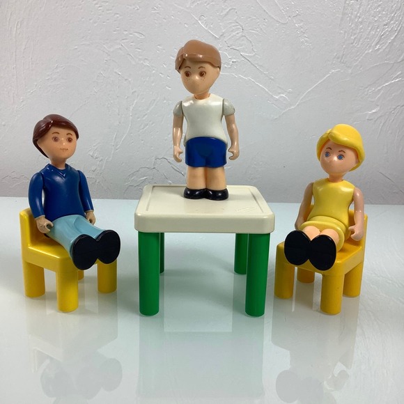 Little Tikes dollhouse mom dad son table two chairs bundle of 6 - Picture 12 of 12